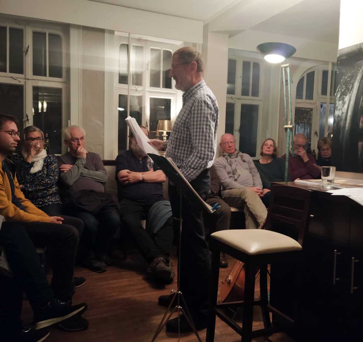 Holger Uske bei den Weltenwegen in der Alten Post Heinrichs