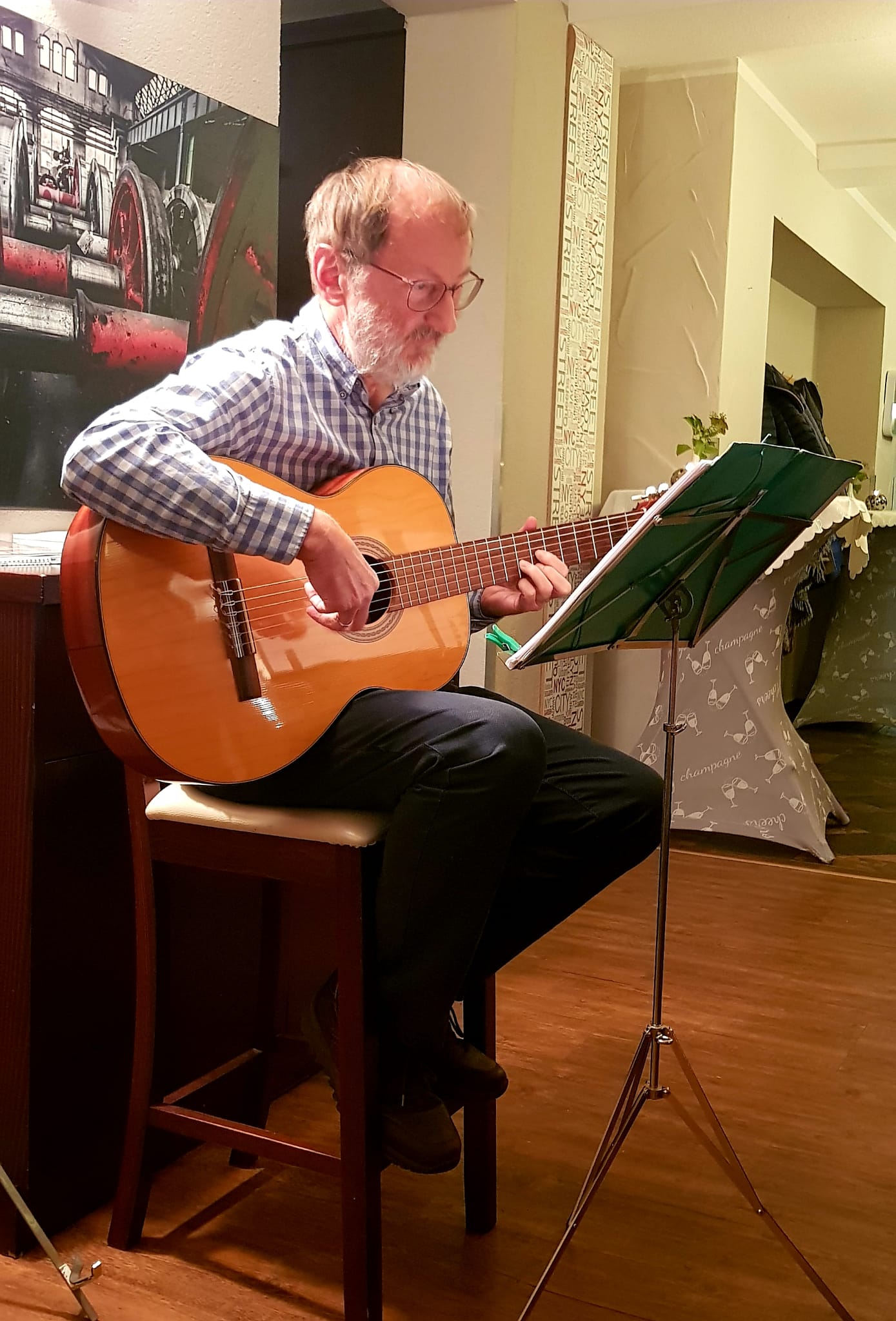 Holger Uske bei den Weltenwegen in der Alten Post Heinrichs