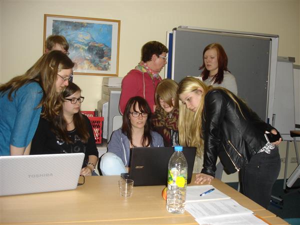 Die Jugendgruppe mit Ulrike Blechschmidt